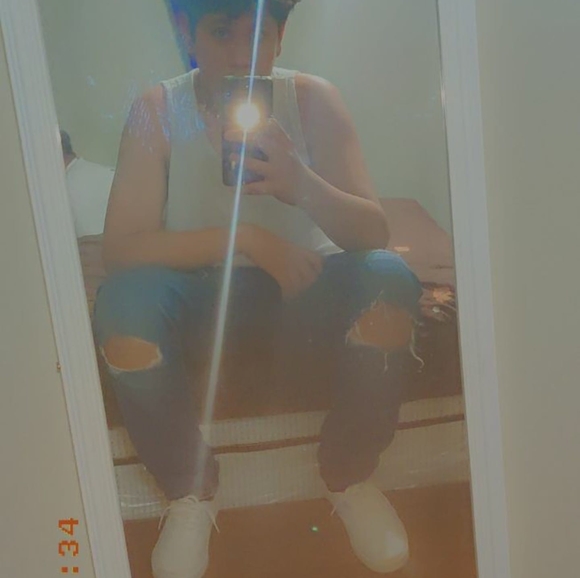 Meet your Posher, Adan - Picture 1 of 1